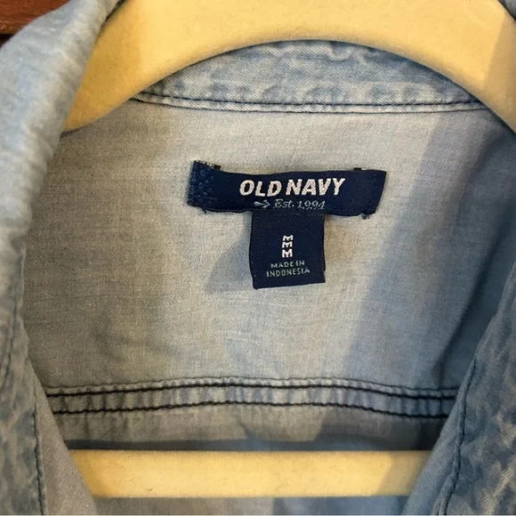 Old Navy Light Wash Chambray Button Down Shirt - Picture 2 of 6